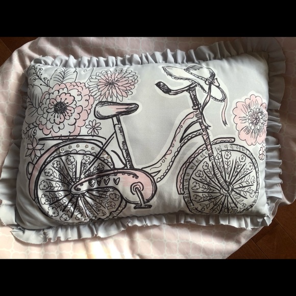 Paris Twin Comforter Set with 2 Throw Pillows - Picture 4 of 11